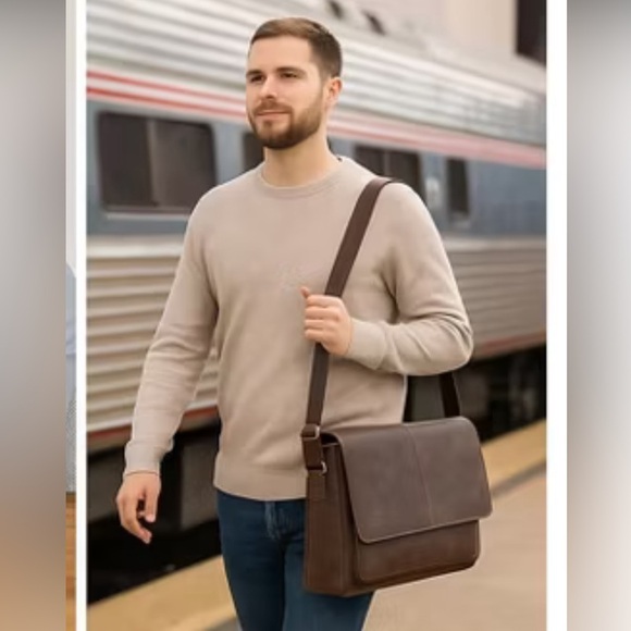 Brown Leather Messenger Bag Laptop Briefcase Bag College Office Adj Strap NWT - Picture 6 of 14